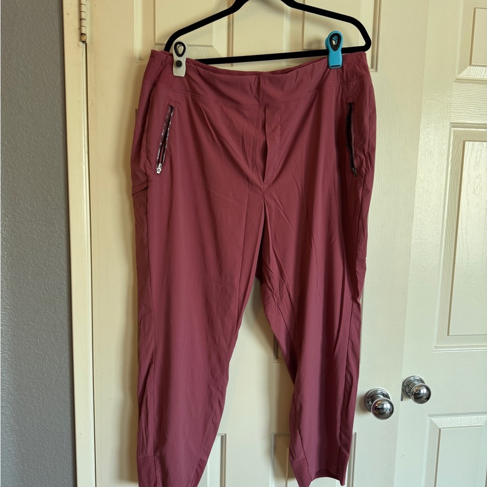 Athleta Jogger Pant 20